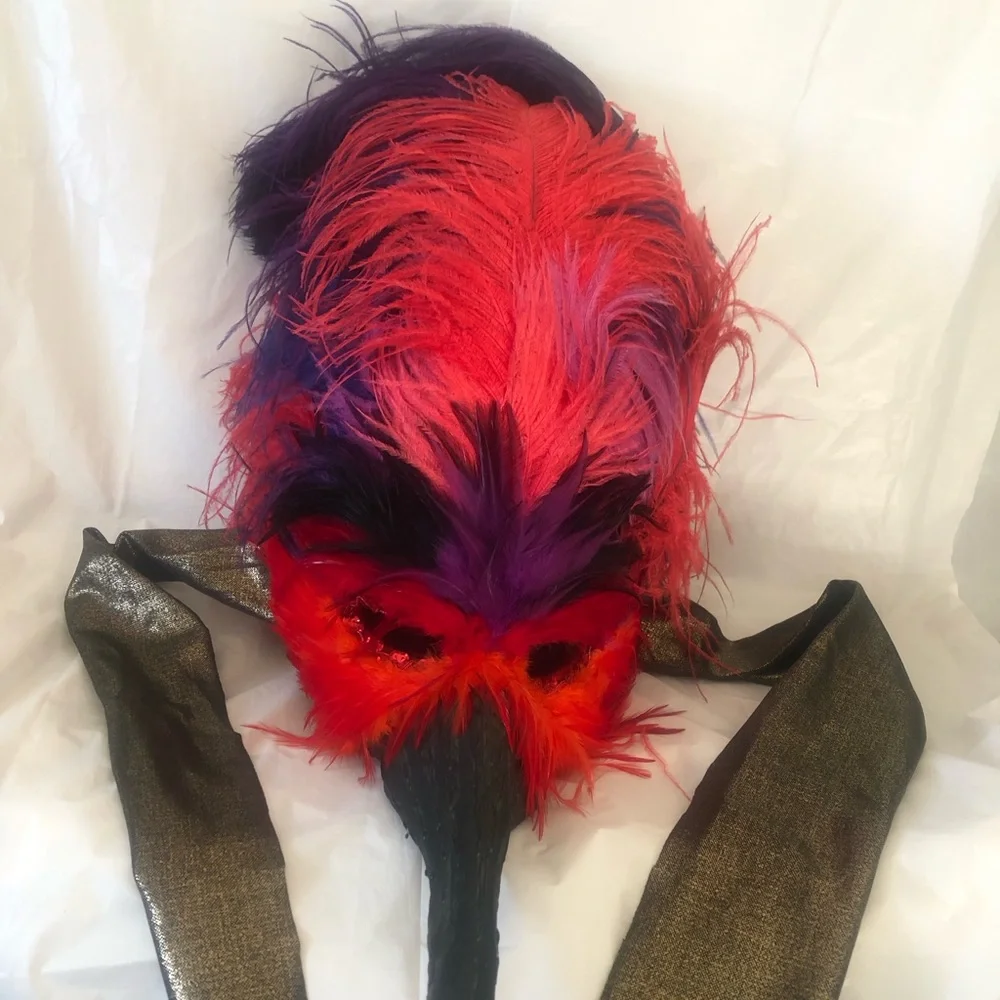 Ostrich feathered plague doctor mask of fine quality in very good condition